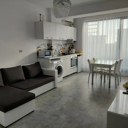 Apartament Cube White *